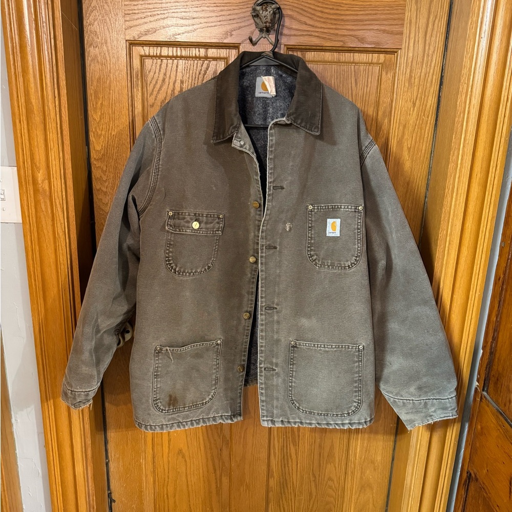 Vintage men’s olive green carhartt chore coat Xl